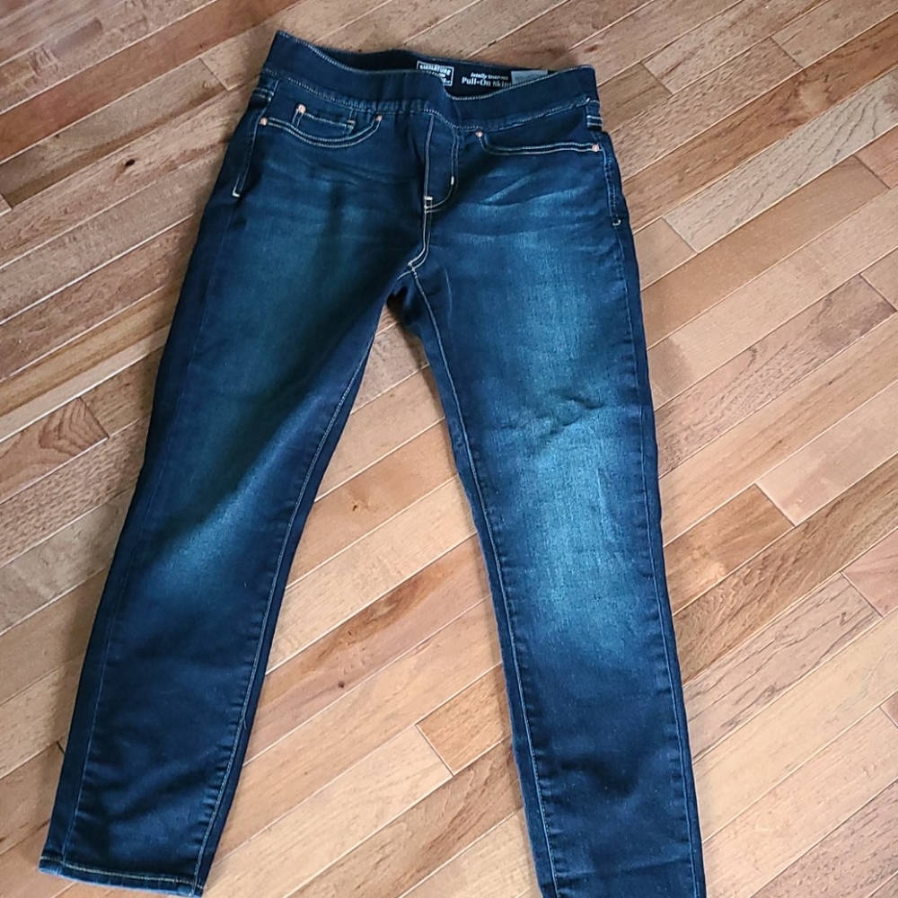 Levi pull on skinny jeans